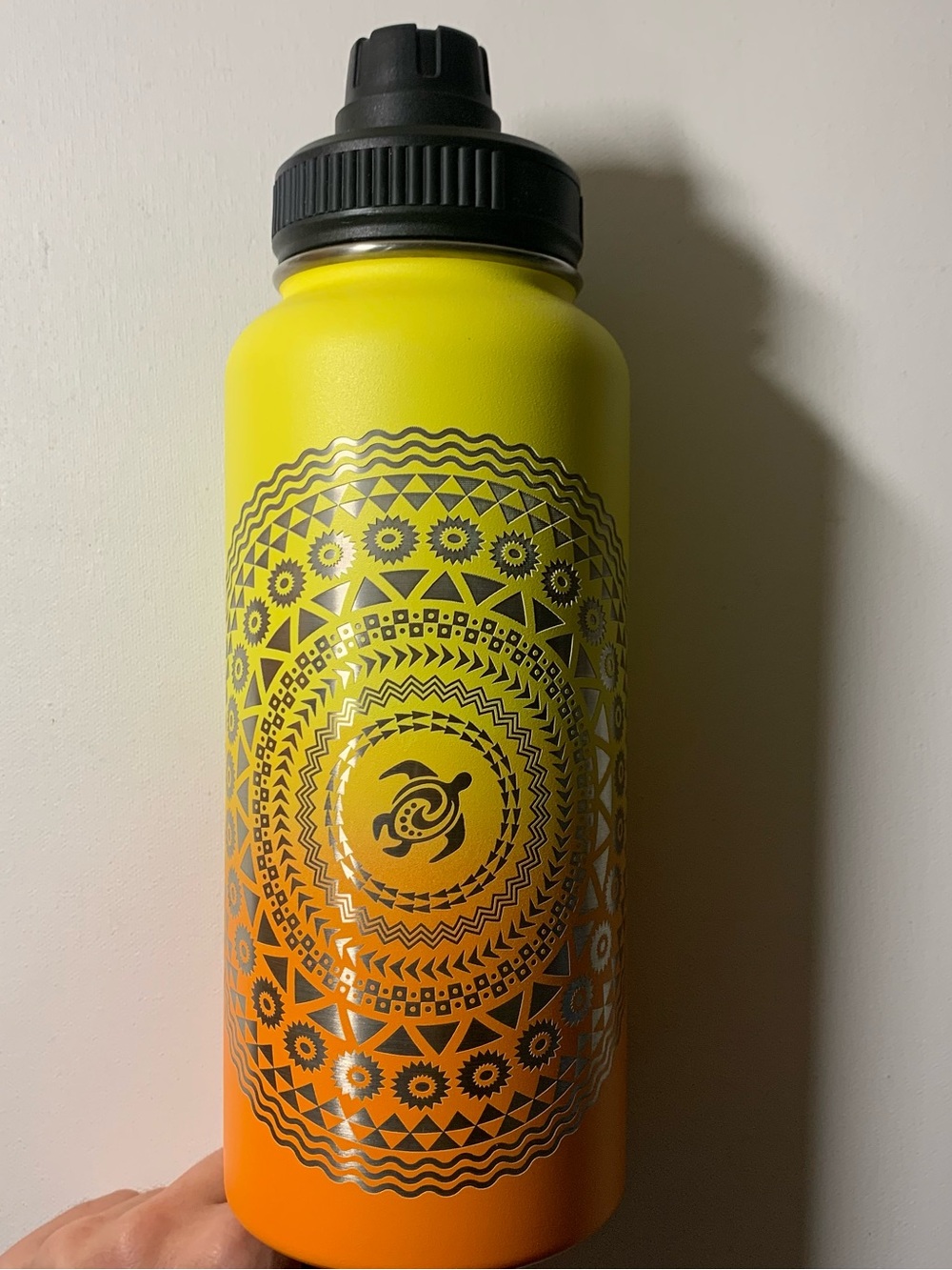 Brand new yellow and Orange ombré Hawaii Pacific Parks water bottle